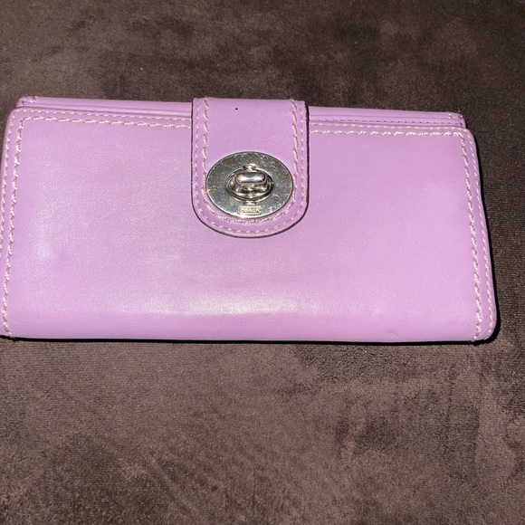 Coach - Picture 2 of 12